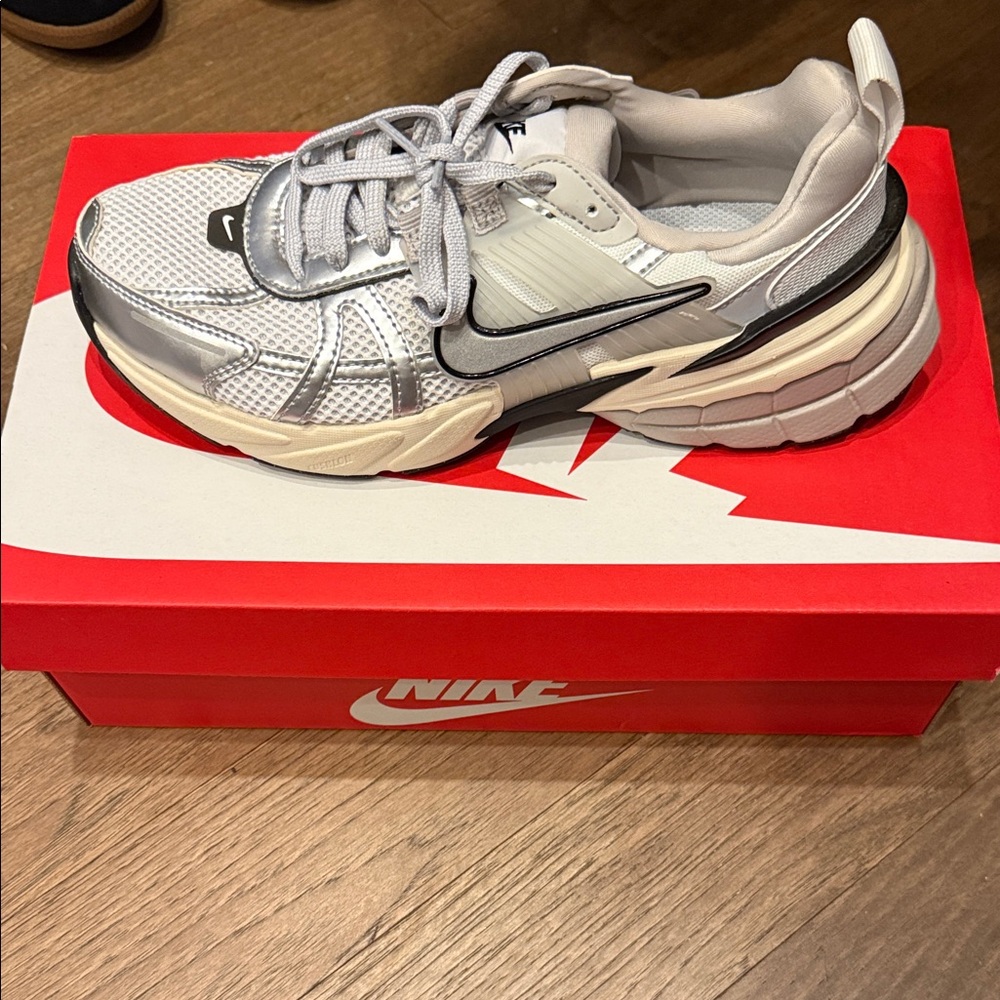 Nike Metallic Silver and Black Running Shoes